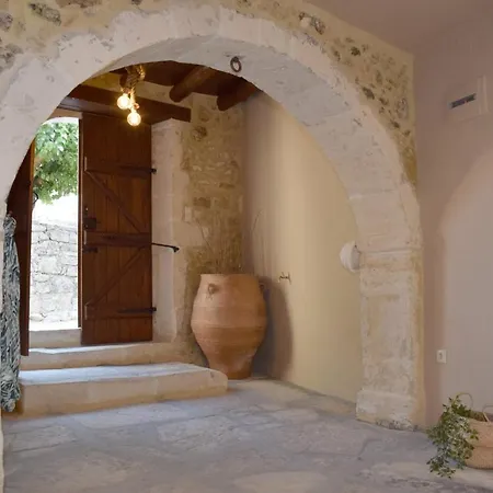 Vassili's House Holiday home Roustika