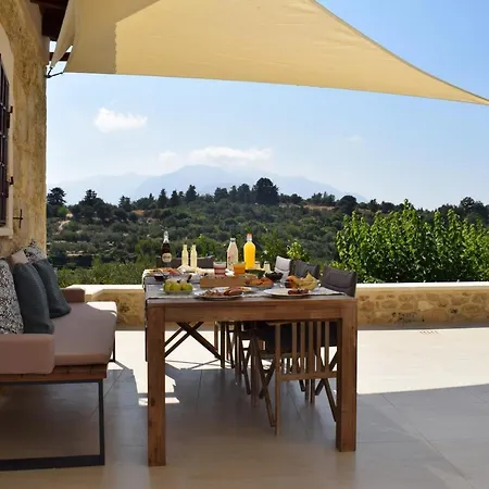Vassili's House Holiday home Roustika